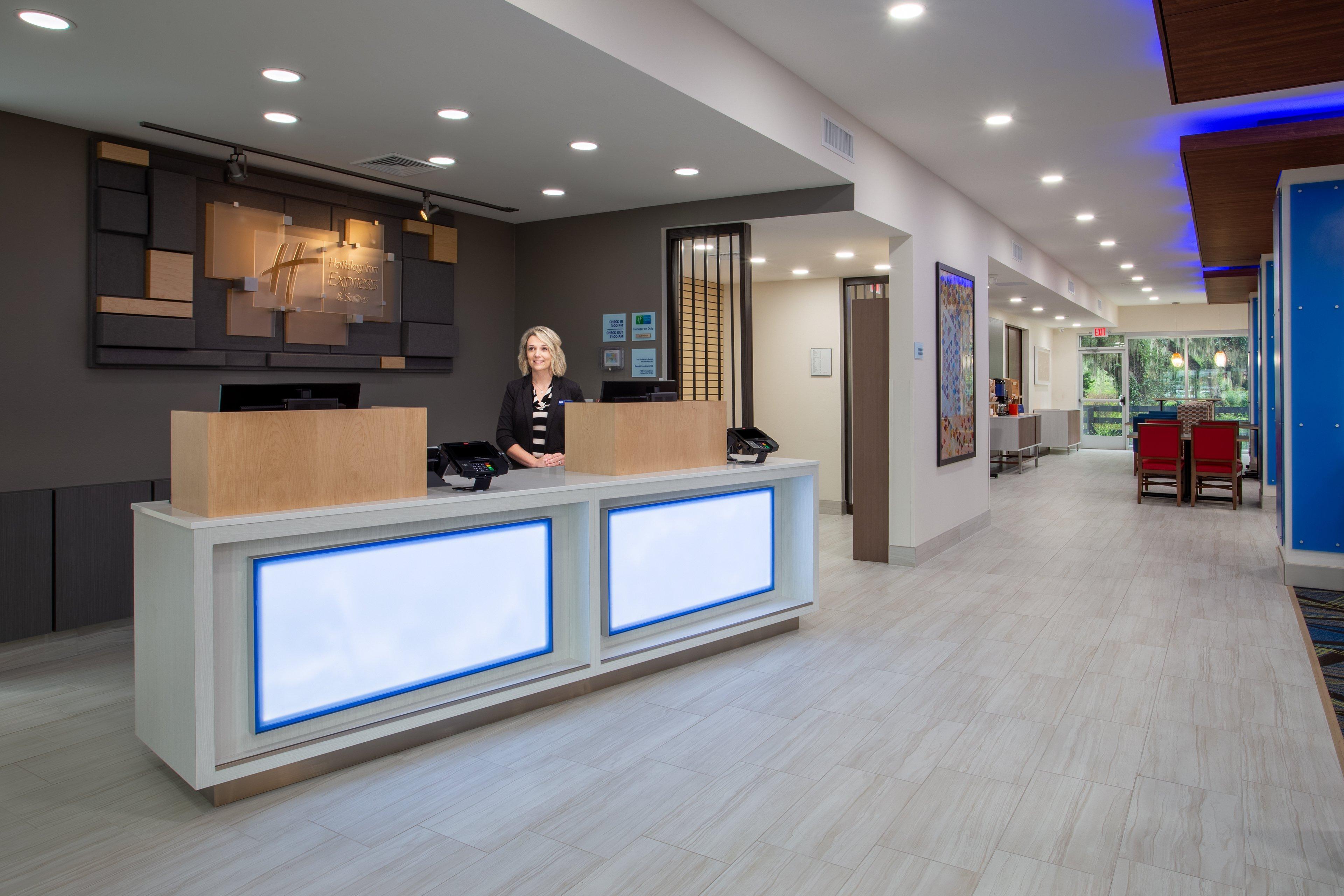Holiday Inn Express & Suites - Deland South By Ihg Exterior photo