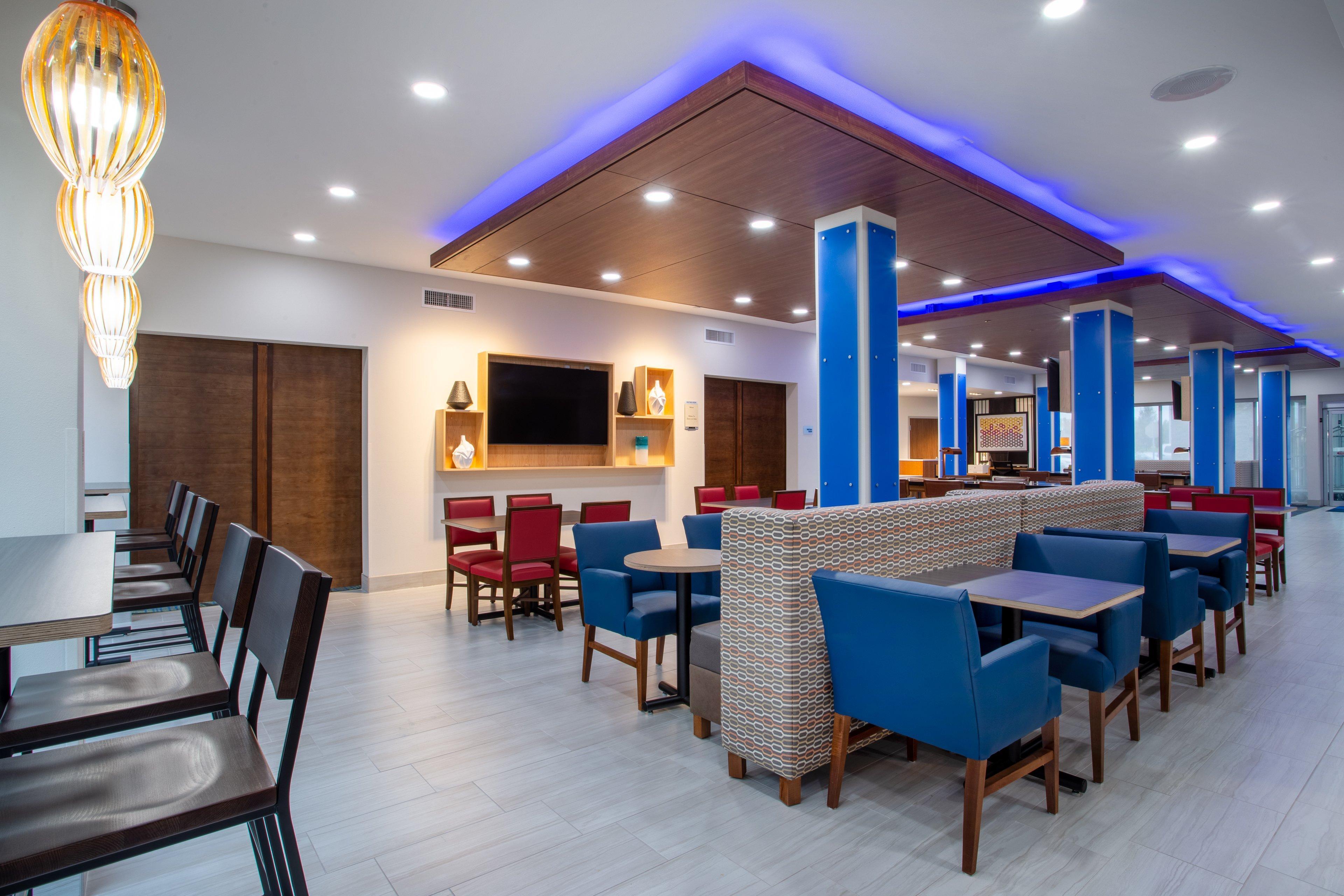 Holiday Inn Express & Suites - Deland South By Ihg Exterior photo