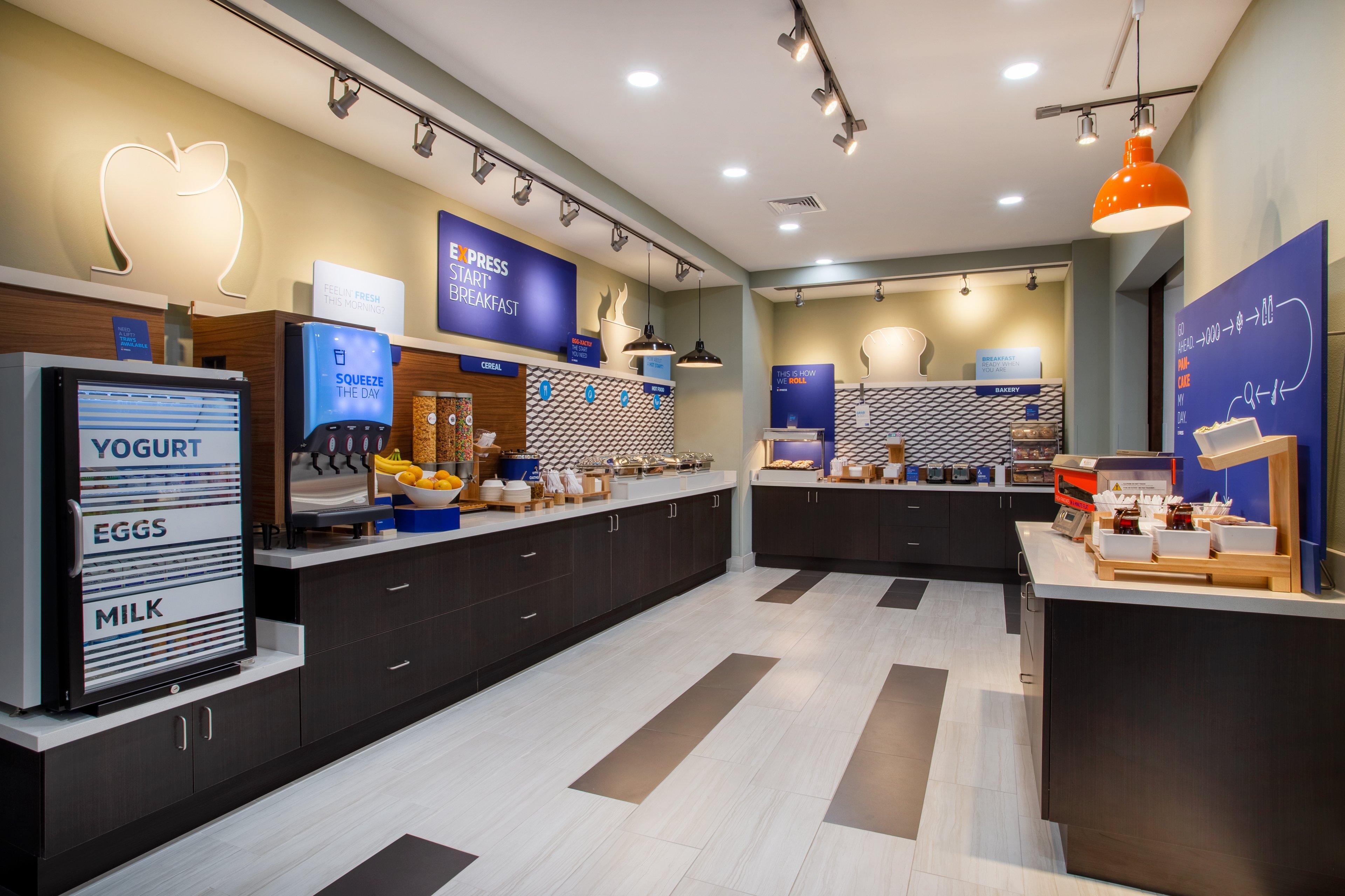 Holiday Inn Express & Suites - Deland South By Ihg Exterior photo